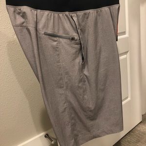 Men’s grey lululemon shorts 9in
